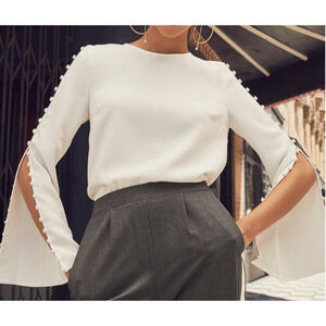 NEW Lulu’s Chic In Your Arms White Long Sleeved‎ Covered Button Top Dressy Med M